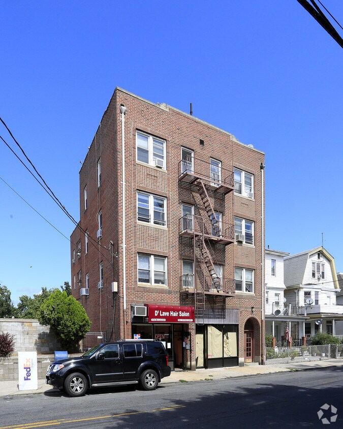 Foto principal - 154 W Lincoln Ave