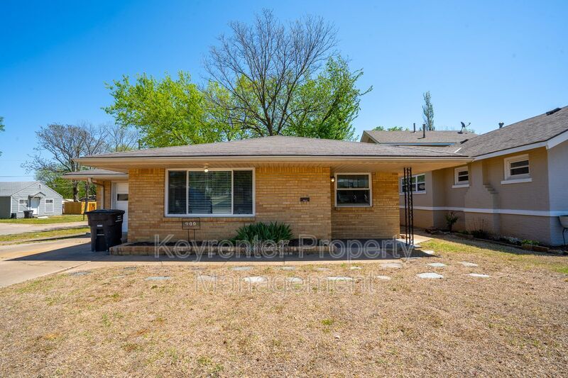 900 S Wyandotte Ave, Bartlesville, OK 74003 House Rental in