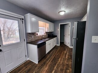 Building Photo - 573 Somerset Ln