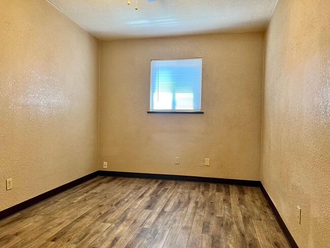 Building Photo - 226 Cherry St