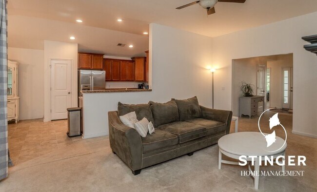 Building Photo - 22 Oleander Dr