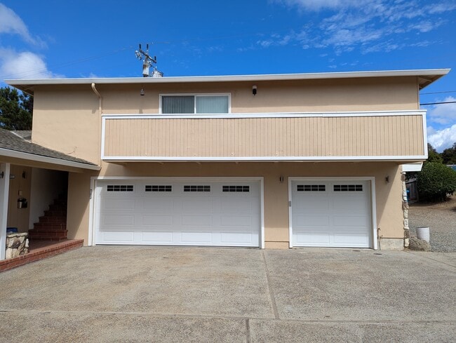 Building Photo - 3208 Countryside Dr