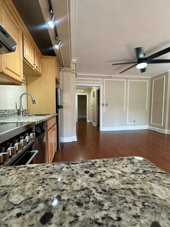 Foto del edificio - 1476 Beacon St