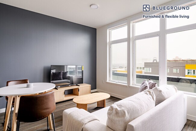 Foto del edificio - 1000 E Yesler Wy