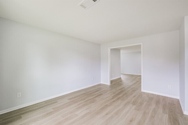 Foto del edificio - 4314 Woodmont Dr