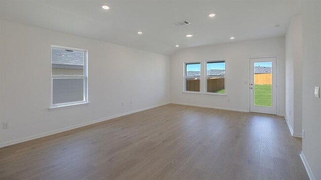 Building Photo - 505 Lake Sweetwater Ln