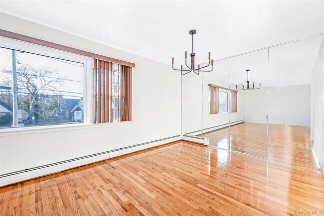 Foto del edificio - 2463 Rockville Centre Pkwy