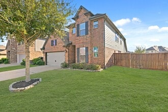 Building Photo - 12102 Sempione Dr