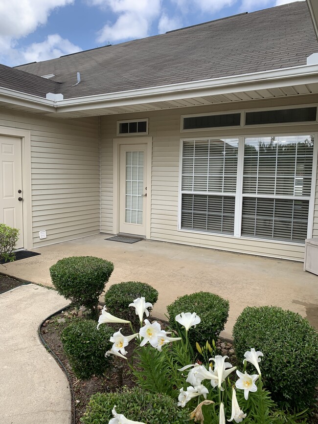 Building Photo - 7765 Pecan Dr