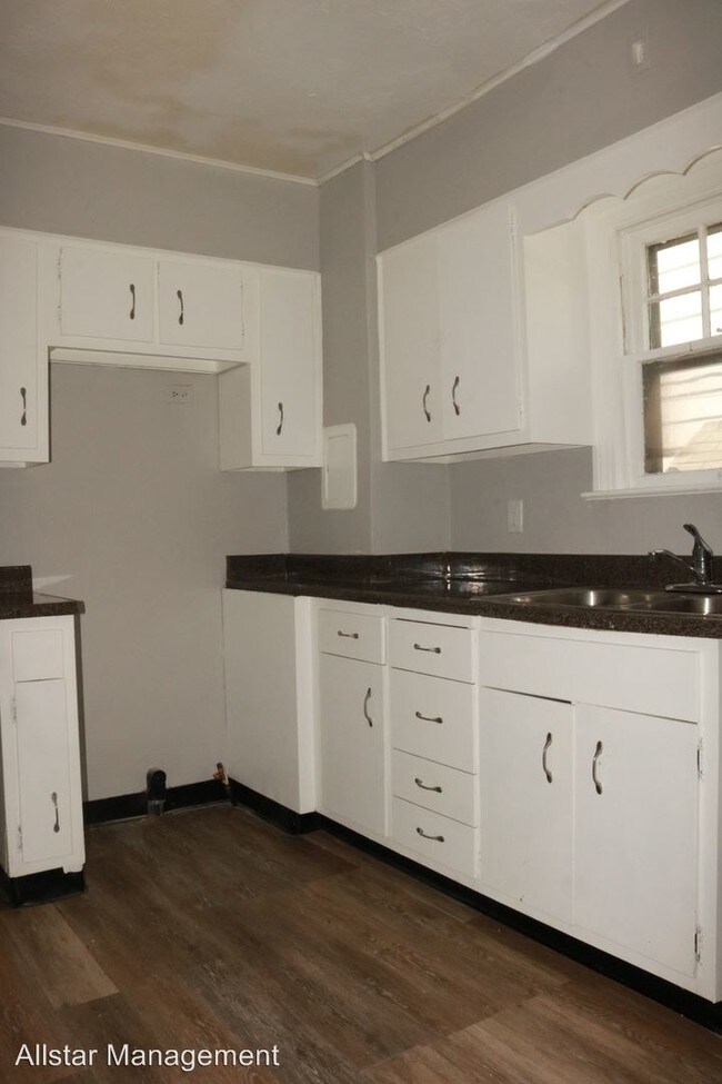 Building Photo - 4 br, 1.5 bath House - 16301 Walden Avenue