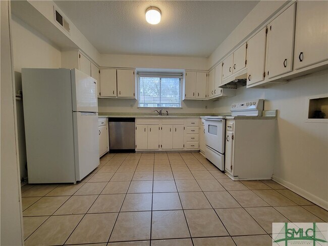 Foto del edificio - 527 Tibet Ave