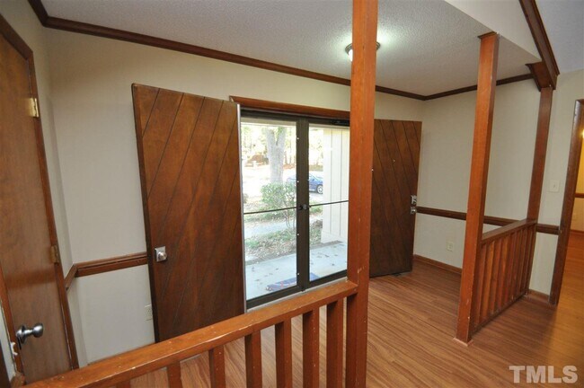 Building Photo - 307 Melanie Ln