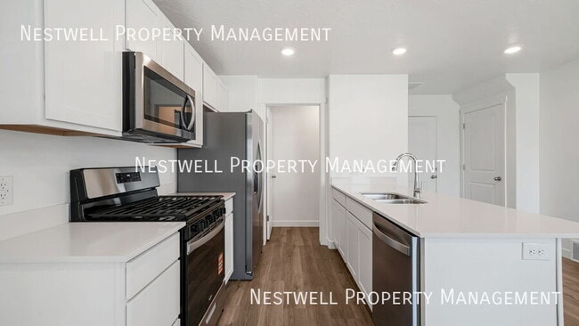 Building Photo - 116 N Kelp Ln