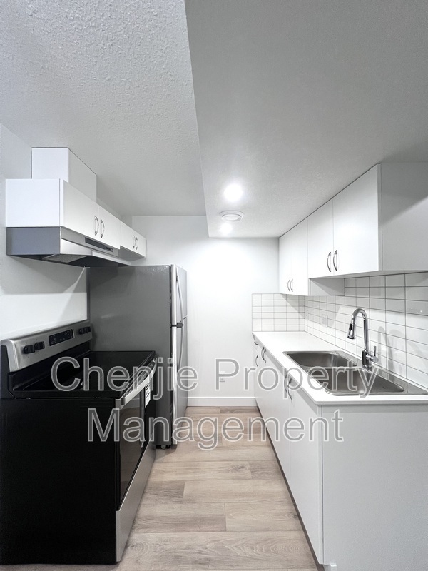 Photo principale - 22718-2282a 82a Ave NW