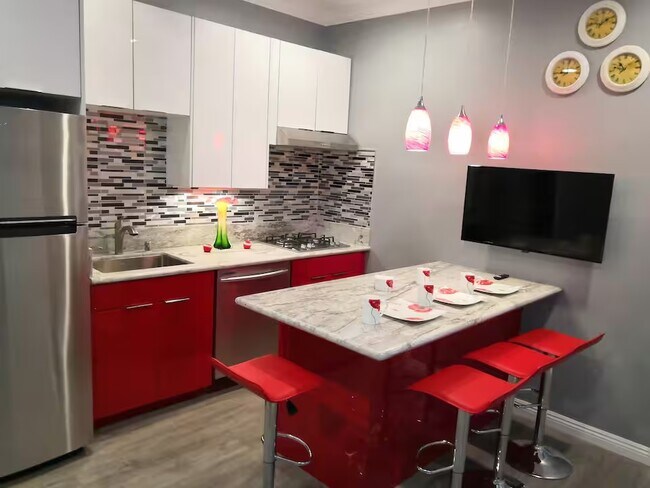 Foto del edificio - 1526 W 28th St