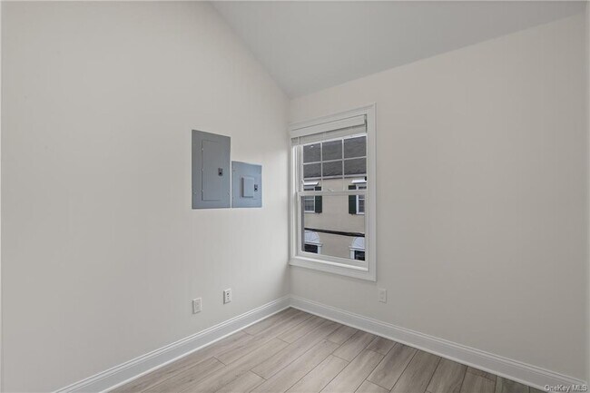 Building Photo - 225 Katonah Ave