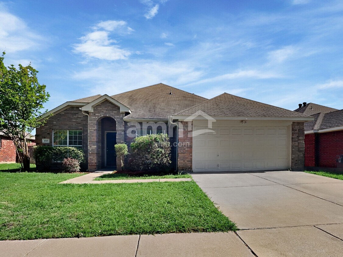 Foto principal - 4525 Embercrest Ln