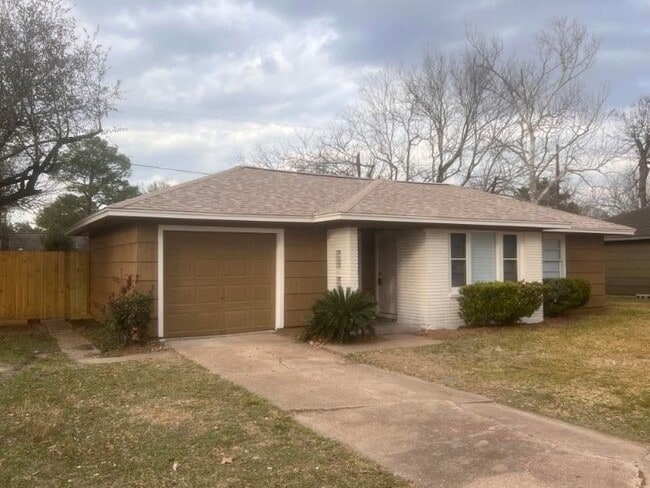 Foto del edificio - 5834 Indigo St
