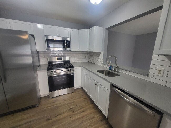 Foto del edificio - Wellington Woods II - 3BR/2.5BA End-Unit T...