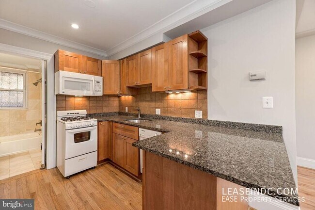 Foto del edificio - 1306 Riggs St NW