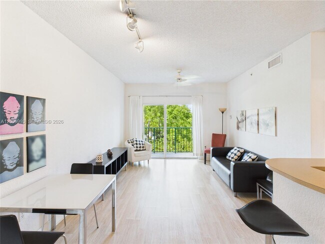 Foto del edificio - 6001 SW 70th St