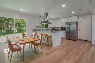 Building Photo - 1421 S Scullin Ave