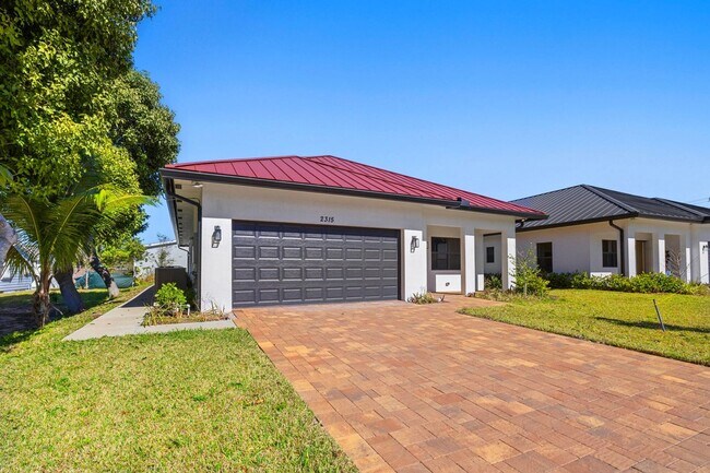 Foto del edificio - 2315 Zeder Ave