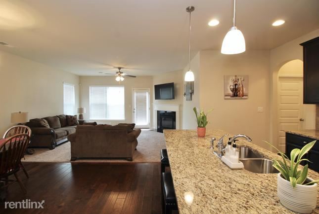 Foto del edificio - 5 br, 3 bath House - 330 Emporia Loop