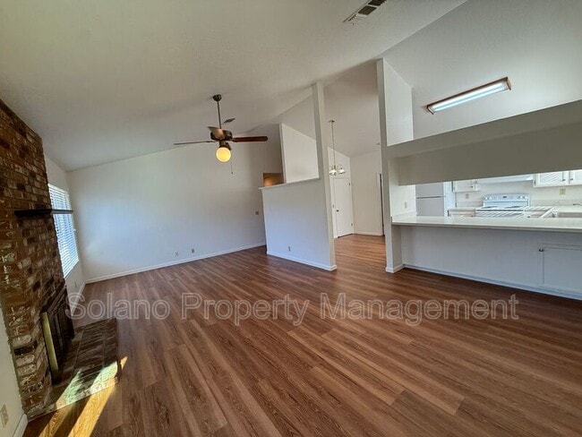 Building Photo - 500 Bella Vista Dr