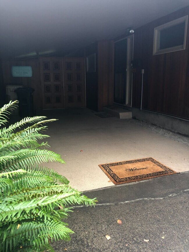 Foto del edificio - Backyard paradise 3 bedrooms 2 bath NW Cor...