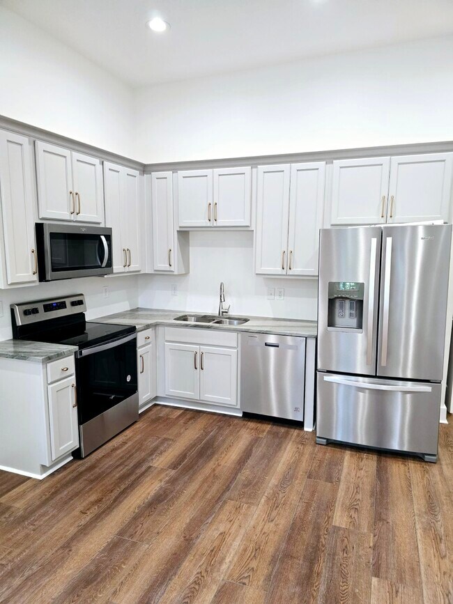 Building Photo - 308 N Joachim St