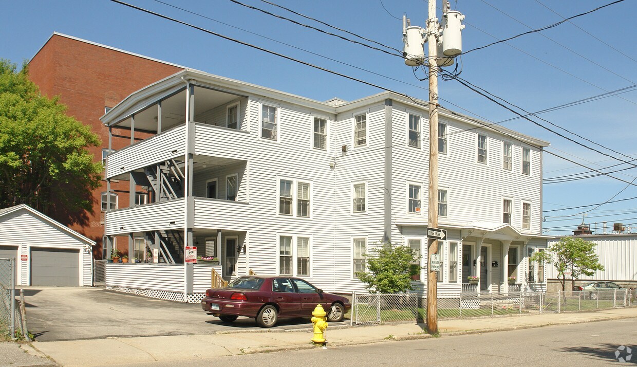 57 Walnut St, Nashua, NH 03060 Apartments in Nashua, NH