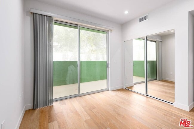 Foto del edificio - 3726 Kelton Ave