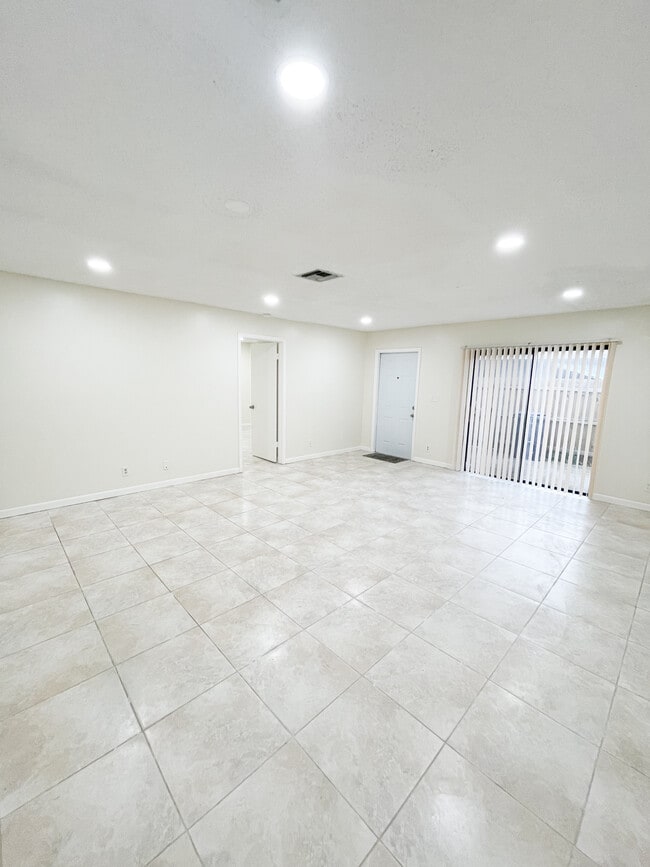 Living Area - 4583 Barclay Cres