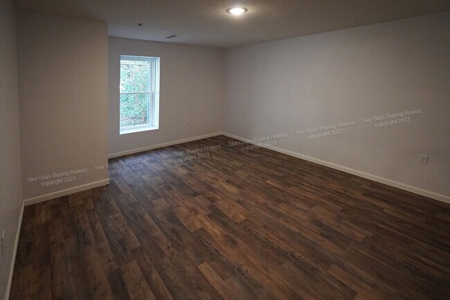 Foto del edificio - 2420 E Blaine St