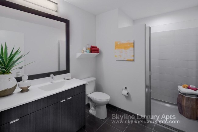 Foto del edificio - 1000 S State St