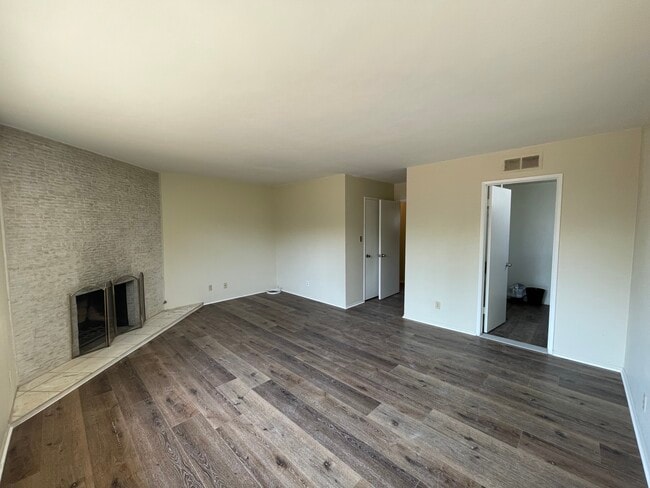 Building Photo - 7108 Allott Ave