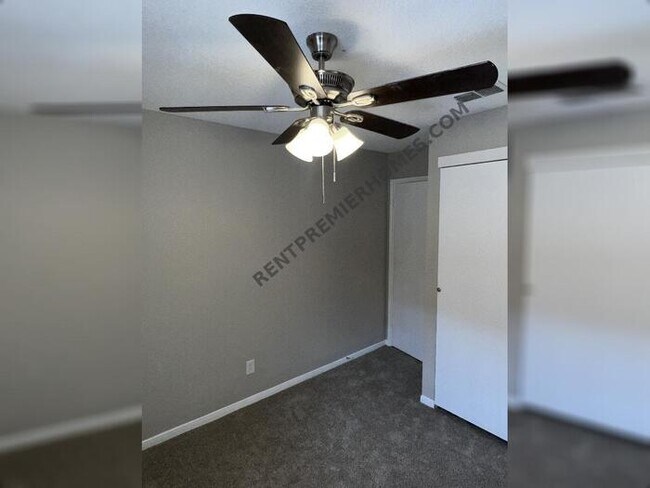 Foto del edificio - 3838 Candlecrown Ct