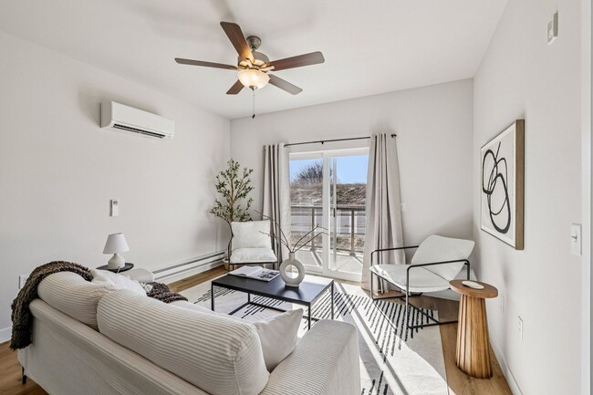 Interior Photo - The Residences at Jamestown Quarry