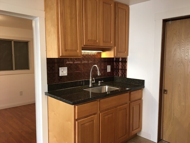 Kitchen - 1611 Ashbury Dr