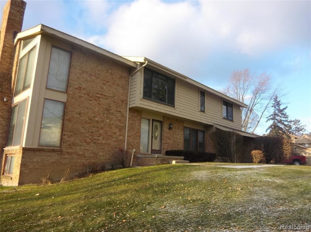 7363 Creek View Ct, West Bloomfield Township, MI 48322 Condo for Rent