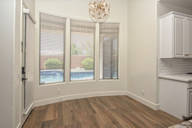 Foto del edificio - 22420 N 48th St