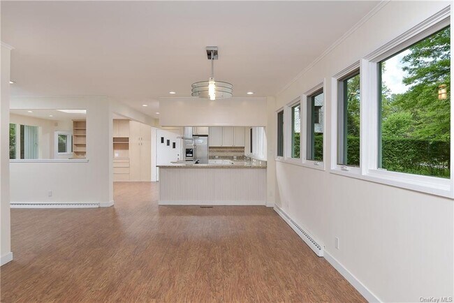 Building Photo - 177 Wykagyl Terrace