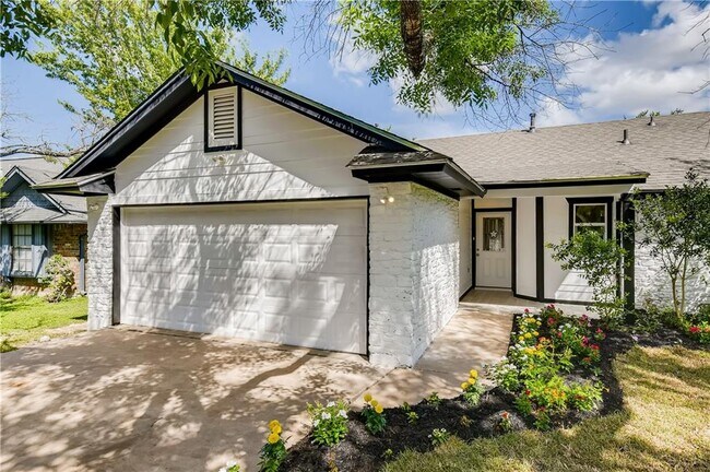 Building Photo - 1005 Cresswell Dr