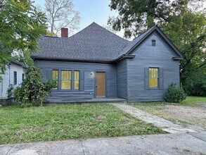 Building Photo - 2208 Duncan Ave