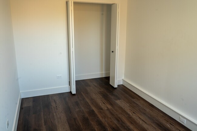 Foto del edificio - 5653 N Ashland Ave