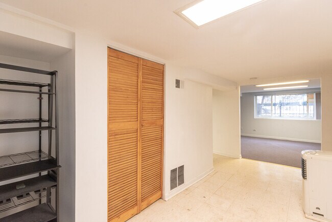 Foto del edificio - 3018 N Hoyne Ave