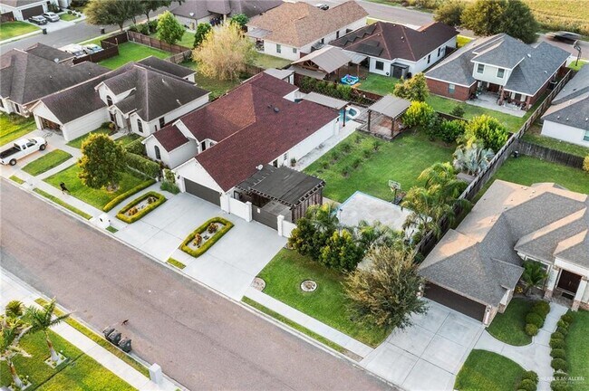 Building Photo - 1363 Garden Dr