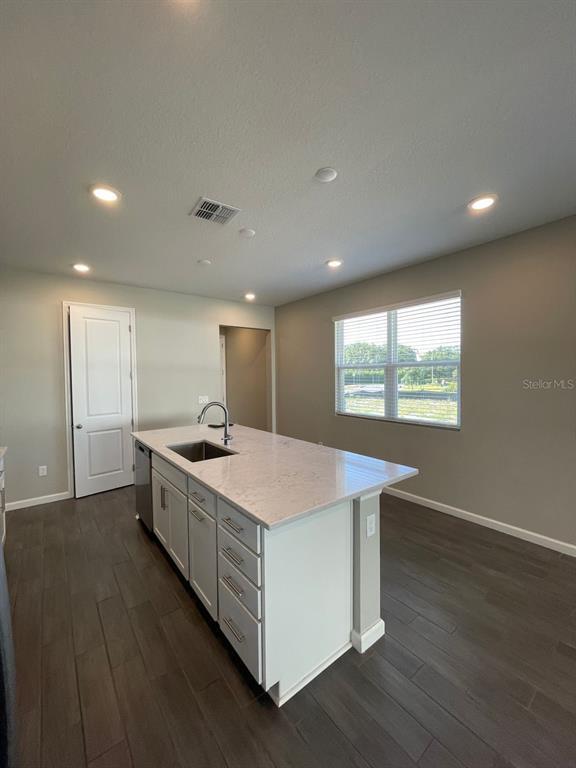 Foto del edificio - 824 Blue Creek Dr