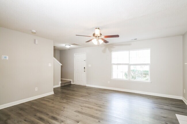 Building Photo - 2423 Fabyan Ln